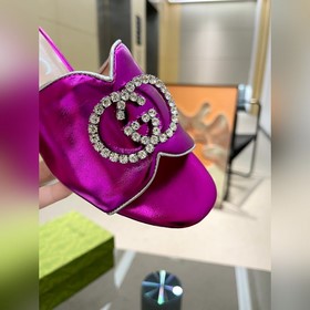 Gucci (лето 2023, женская модель, макаронные цвета, для изящных д