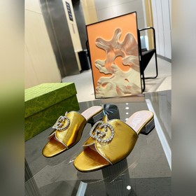Gucci (лето 2023, женская модель, макаронные цвета, для изящных д
