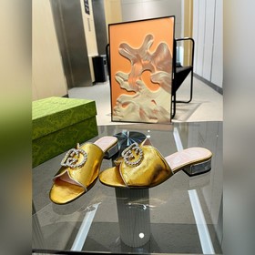 Gucci (лето 2023, женская модель, макаронные цвета, для изящных д