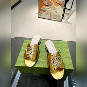 Gucci (лето 2023, женская модель, макаронные цвета, для изящных д