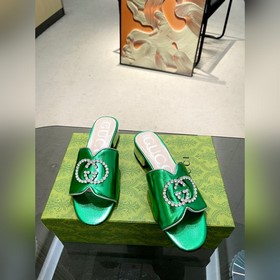 Gucci (лето 2023, женская модель, макаронные цвета, для изящных д