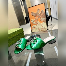 Gucci (лето 2023, женская модель, макаронные цвета, для изящных д