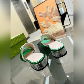 Gucci (лето 2023, женская модель, макаронные цвета, для изящных д