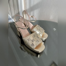 Весенняя коллекция 2023 года, новые сандалии Gucci с ярким каблук
