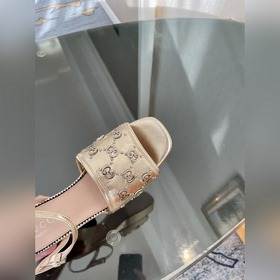 Весенняя коллекция 2023 года, новые сандалии Gucci с ярким каблук