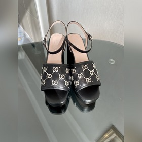 Весенняя коллекция 2023 года, новые сандалии Gucci с ярким каблук