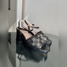 Весенняя коллекция 2023 года, новые сандалии Gucci с ярким каблук