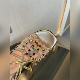 GUCCI 23 весенняя новинка： сандалии с кристаллами Сандалии «Isa» 