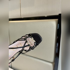 GUCCI 23 весенняя новинка — сандалии с кристаллами Сандалии «Isa»