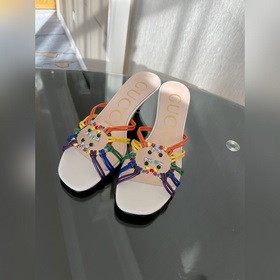 GUCCI 23 весенняя новинка — сандалии с кристаллами Сандалии «Isa»