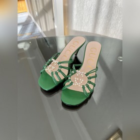 GUCCI 23 весенняя новинка： сандалии с кристаллами Сандалии «Isa» 
