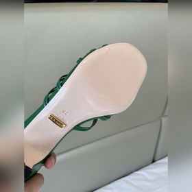 GUCCI 23 весенняя новинка： сандалии с кристаллами Сандалии «Isa» 