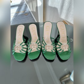GUCCI 23 весенняя новинка： сандалии с кристаллами Сандалии «Isa» 