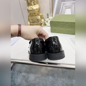 23 Новые лоферы классического дизайна G, изготовлены из кожи с V-
