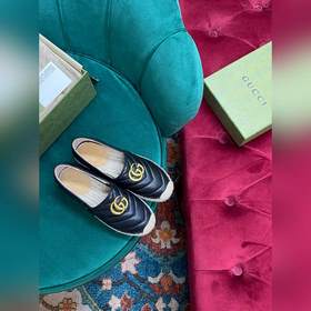 Ранневесенняя коллекция 2023 от Gucci представляет модель Rainbow