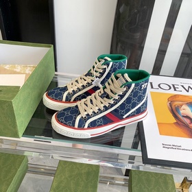 Обувь Gucci с высоким каблуком уже в продаже, обновление в магази