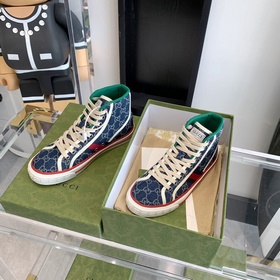 Обувь Gucci с высоким каблуком уже в продаже, обновление в магази