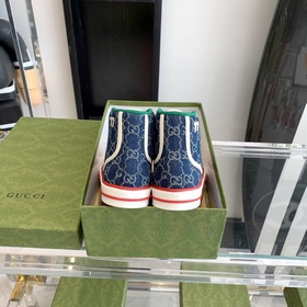 Обувь Gucci с высоким каблуком уже в продаже, обновление в магази