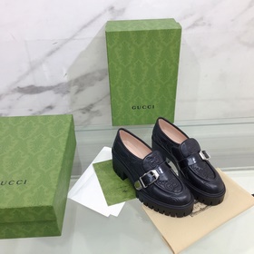 Электрически вышитые лодочки Gucci с двойным логотипом G отличают