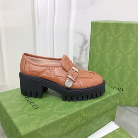 Электрически вышитые лодочки Gucci с двойным логотипом G отличают
