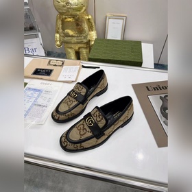 Новые лоферы классического дизайна от G, изготовленные из кожи с
