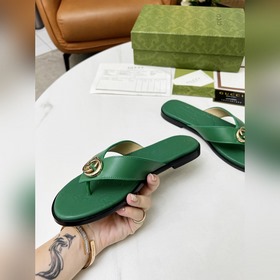 Новые сандалии Gucci 2023. Переплетенные буквы G являются классич