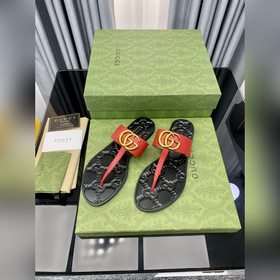Сандалии Gucci°Gucci ранней весны, классическая модель с плоской 