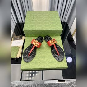 Сандалии Gucci°Gucci ранней весны, классическая модель с плоской 