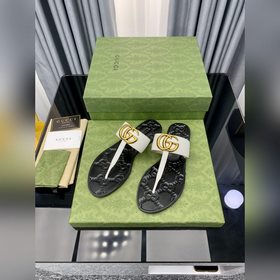 Сандалии Gucci°Gucci ранней весны, классическая модель с плоской 