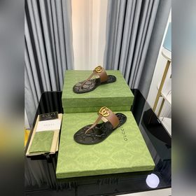 Сандалии Gucci°Gucci ранней весны, классическая модель с плоской 
