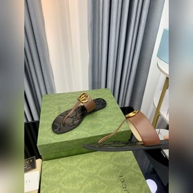 Сандалии Gucci°Gucci ранней весны, классическая модель с плоской 