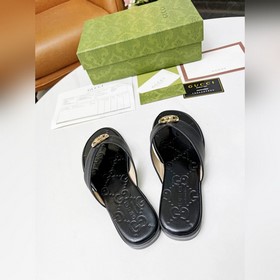 Новые сандалии Gucci 2023. Переплетенные буквы G являются классич