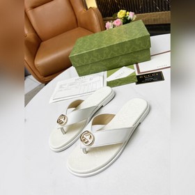 Новые сандалии Gucci 2023. Переплетенные буквы G являются классич