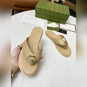 Новые сандалии Gucci 2023. Переплетенные буквы G являются классич