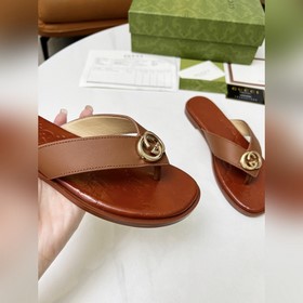 Новые сандалии Gucci 2023. Переплетенные буквы G являются классич