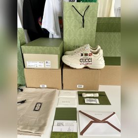 Пара обуви Gucci в стиле «папа» из состаренной кожи в форме рогов