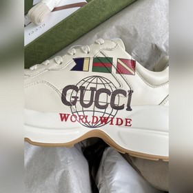 Пара обуви Gucci в стиле «папа» из состаренной кожи в форме рогов