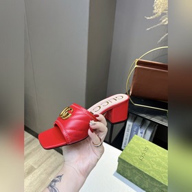 Новейшие материалы GUCCI, подкладка, кожа, импортная овечья кожа.