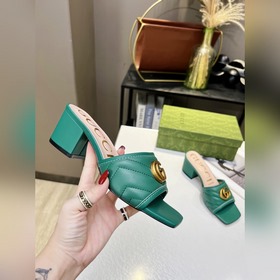 Новейшие ткани GUCCI, стелька, подкладка, импортная овечья кожа.