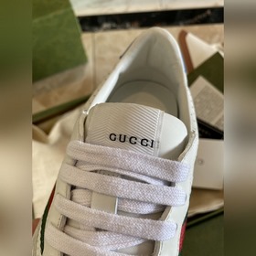 (GC) Gucci — новая серия легких кроссовок Chunky B с мягкой толст