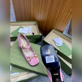 GUCCl Гуччи Новые туфли с пряжкой виде конской уздечки, с квадрат