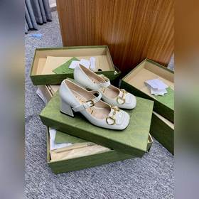 GUCCl Гуччи Новые туфли с пряжкой виде конской уздечки, с квадрат