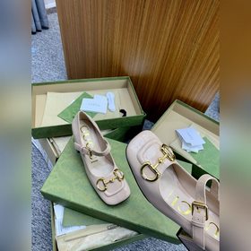 GUCCl Гуччи Новые туфли с пряжкой виде конской уздечки, с квадрат