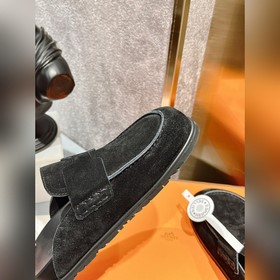 HERMES Hermes милые тапочки. Летом очень нужны универсальные тапо