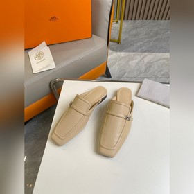 Hermes Groupie с квадратным носком и H-образной пряжкой, полусабо