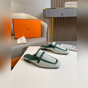 Hermes Groupie с квадратным носком и H-образной пряжкой, полусабо