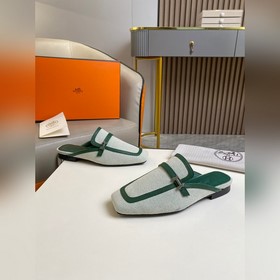 Hermes Groupie с квадратным носком и H-образной пряжкой, полусабо