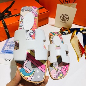 Hermès) Улучшена упаковка, улучшены фасон и качество материалов. 