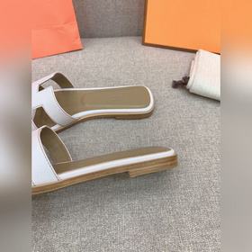 Классическая модель H-拖 от Hermes, приобретенная в оригинальном и