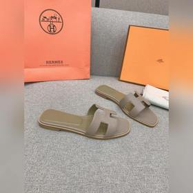Классическая модель H-словацкого от Hermes, приобретенная в ориги